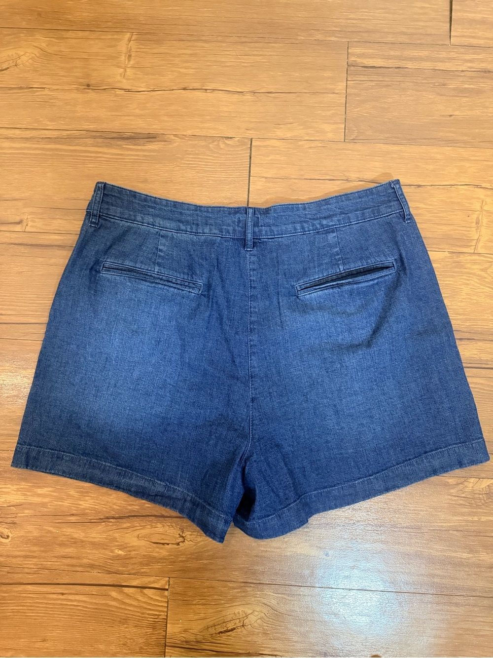 J. Crew Pleated Jean Short Drapey Denim Size 31 Preppy Nautcial High Rise - Picture 6 of 9